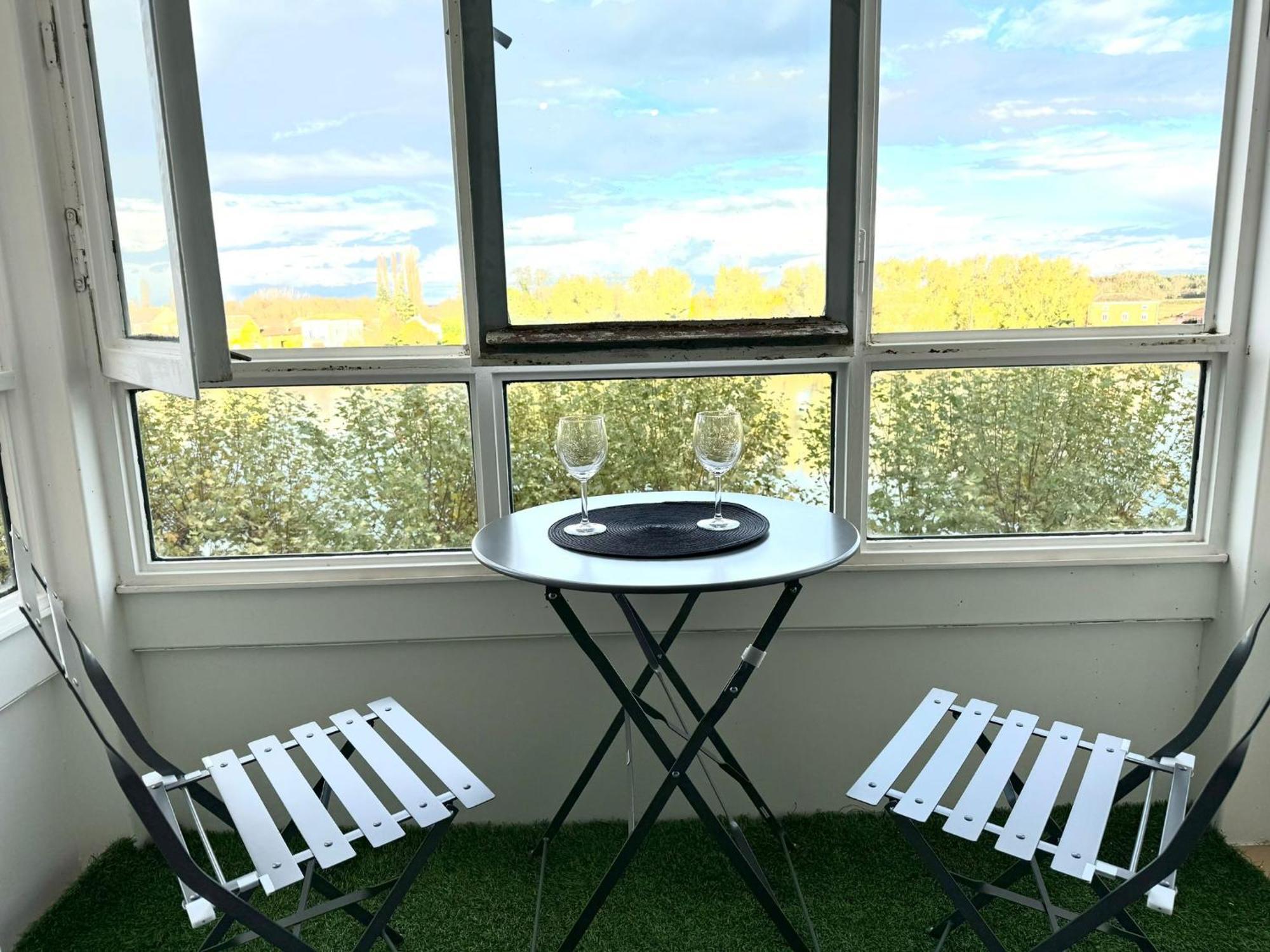Appartement Quai Saone - By Primo C0Nciergerie Tournus Exteriör bild